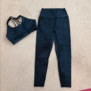 Sleek navy blue marble Leggings and Sports Bra Set